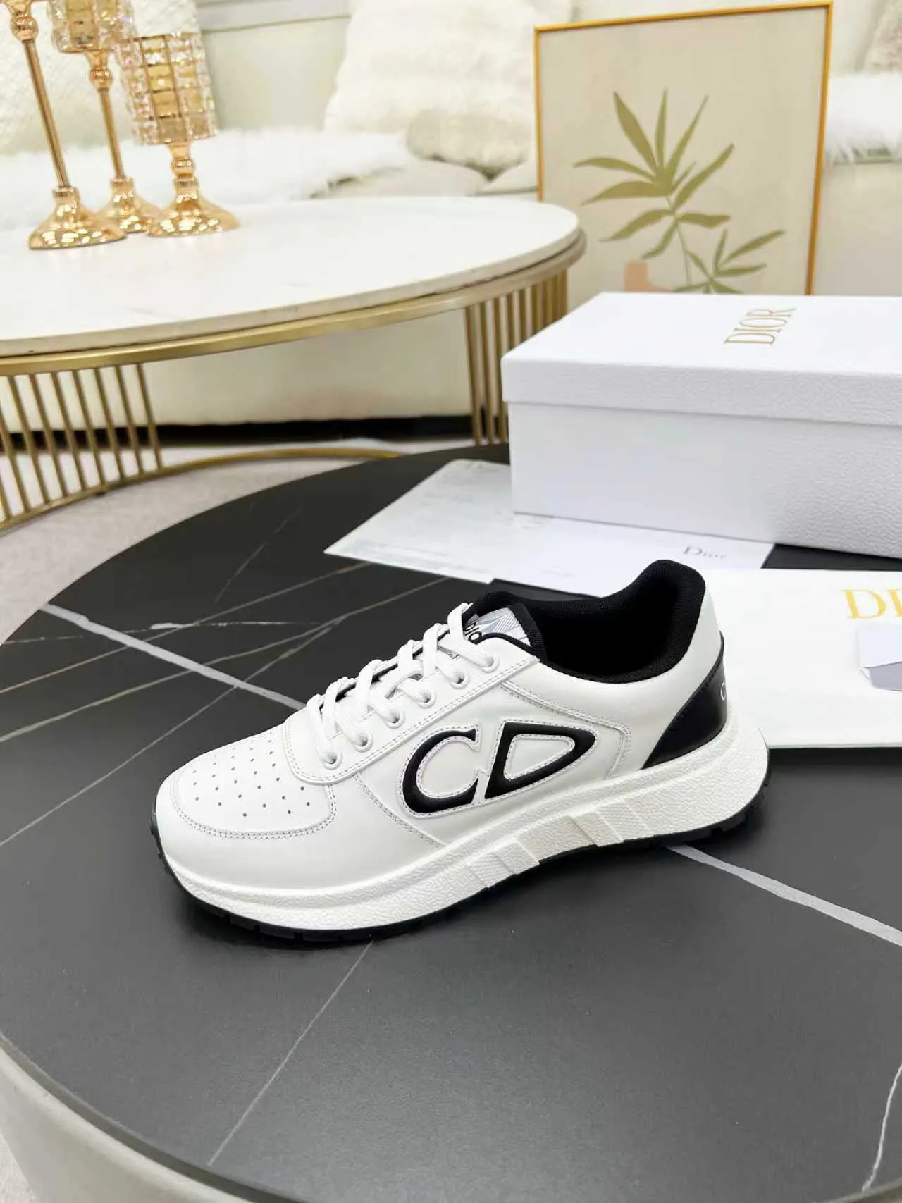[Dior Dior] P: 640💰Couple model Size: Female: 35-40 (41 customized), male 39-44. (45 customized) 2025 Dior Dior autumn and winter new products🌹Fashion and trends coexist. Imported cowhide is customized one to one. Fabric; cowhide. Lining: Breathable mesh. Outsole: TPU.